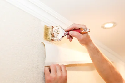 Pose de papier peint à Bouquet — revêtements muraux et toiles de verre